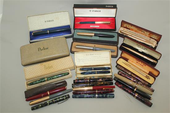 A cased Conway Stewart writing set,